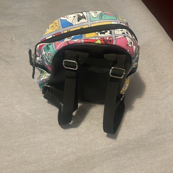 Looney tunes mini backpack in very good condition - Picture 3 of 8